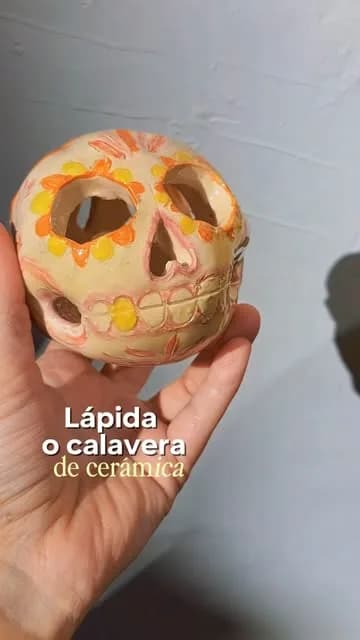 Taller de Día de Muertos: lápidas y calaveras de cerámica