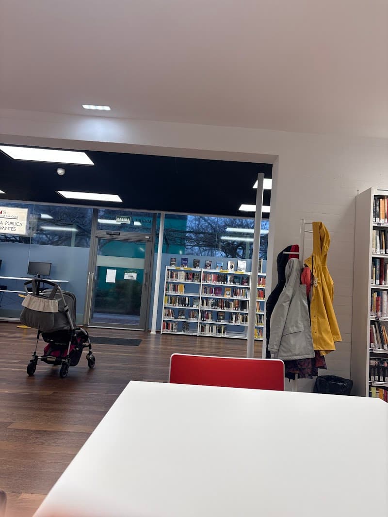 Biblioteca Pública Miguel de Cervantes (Universidad)