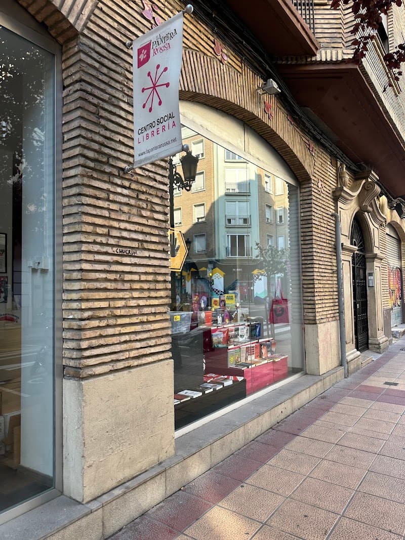 Librería La Pantera Rossa, Centro Social 
