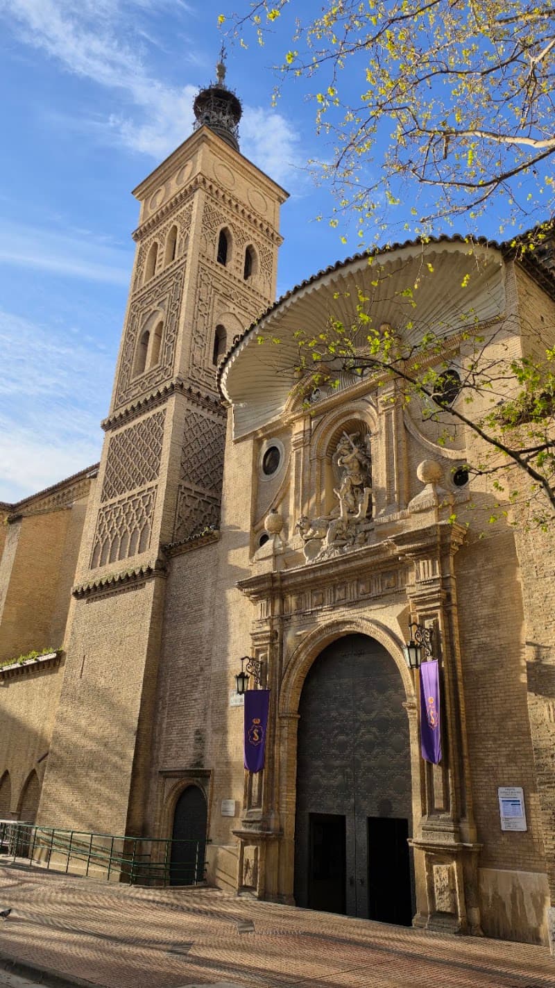 Parroquia de San Miguel de los Navarros