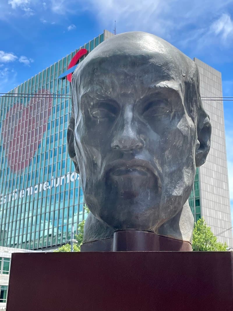 Paseo de la Gran Vía de Don Santiago Ramón y Cajal