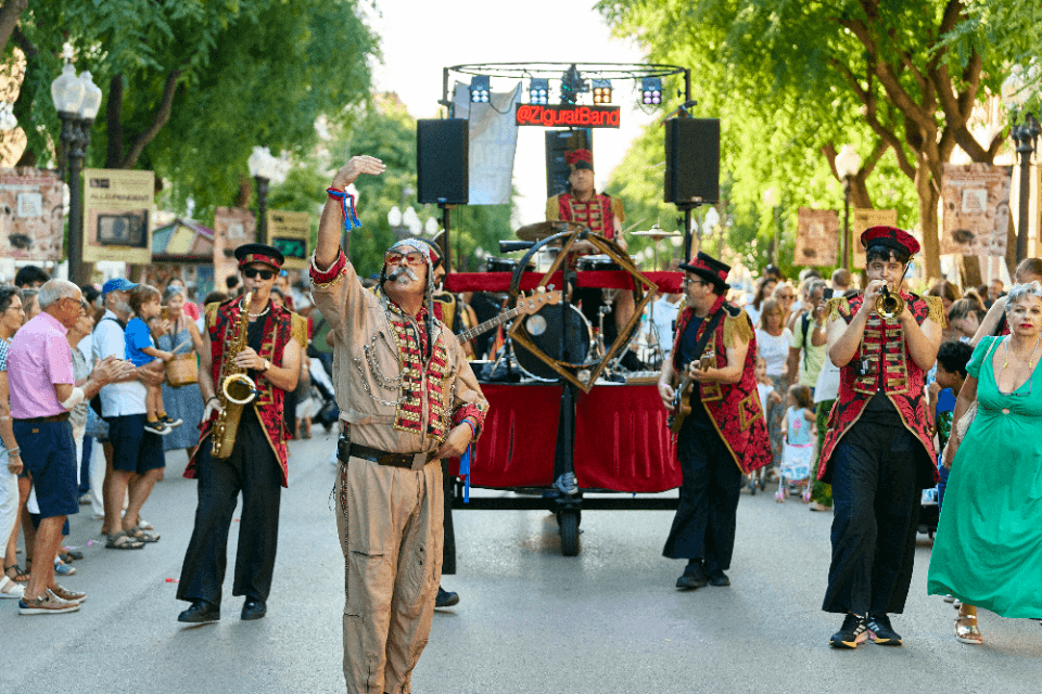 Paseo Escena: Zigurat Circus Band