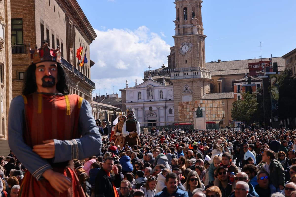 Gigantes y Cabezudos en Oliver