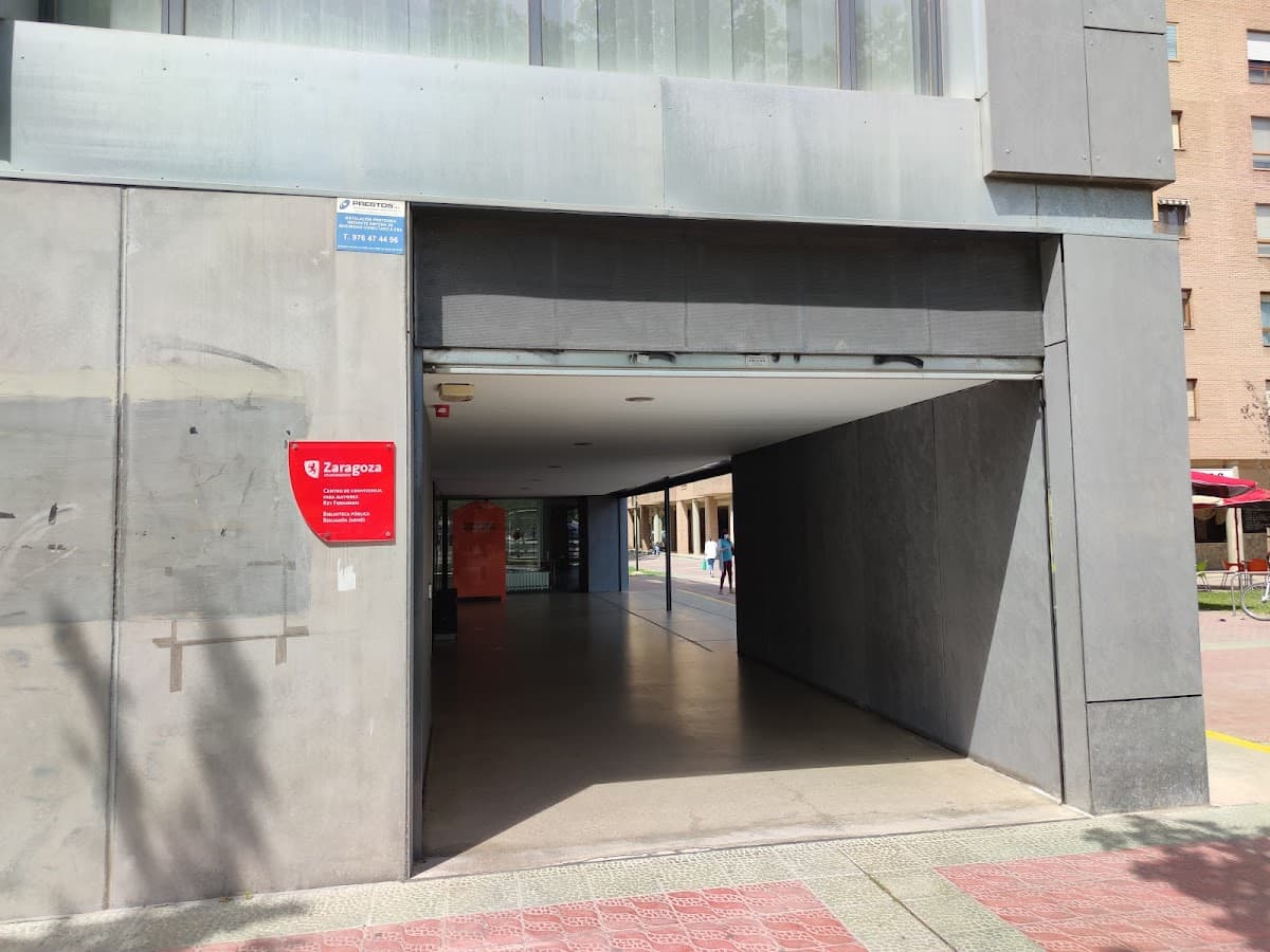 Biblioteca Benjamín Jarnés (Actur)